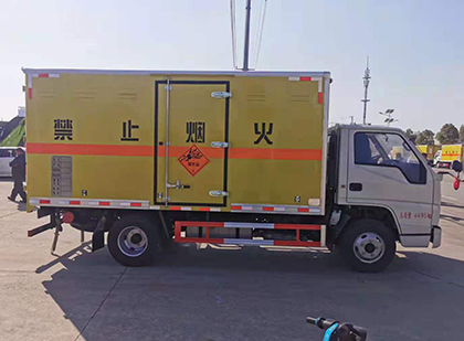 柳河爆破器材运输车技术升级与安全合规新趋势
