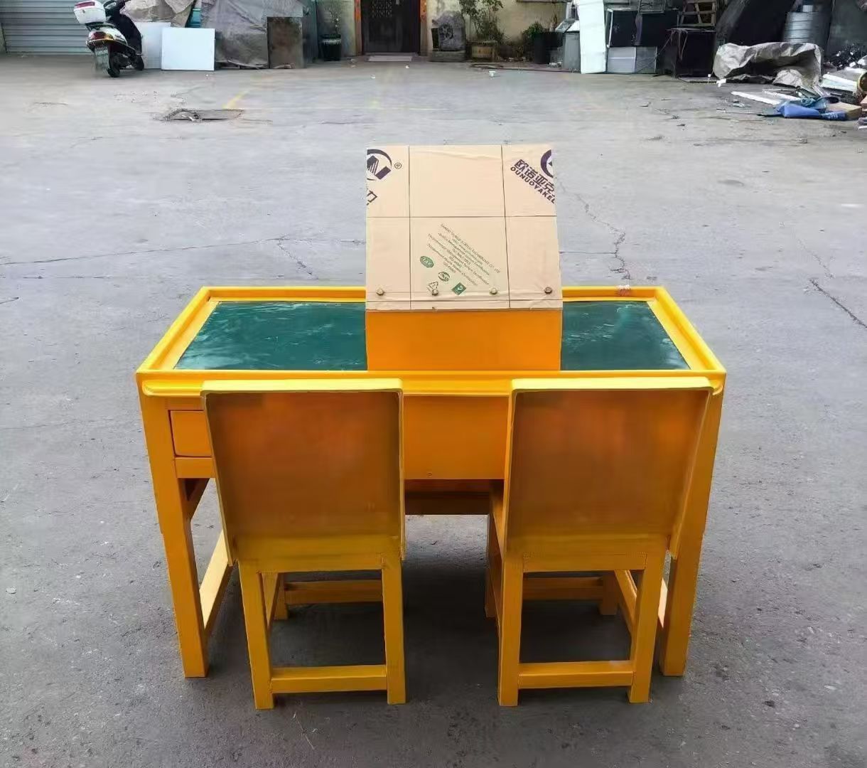 柳河防静电导通桌井下煤矿火工品发放桌：危险品流转的安全守护者
