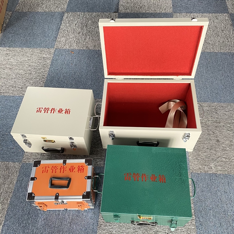 柳河爆破工程作业箱如何选择？玻璃钢与传统材质的全面对比